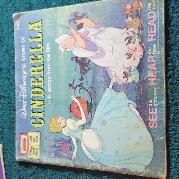 Bundle of 3 kids books - Picture 5 of 10